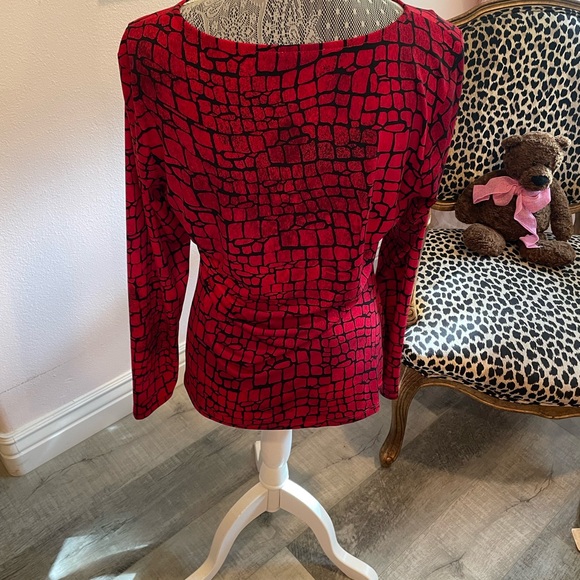 Calvin Klein red top with rhinestone embellishment..very flattering 😊 - Picture 5 of 8